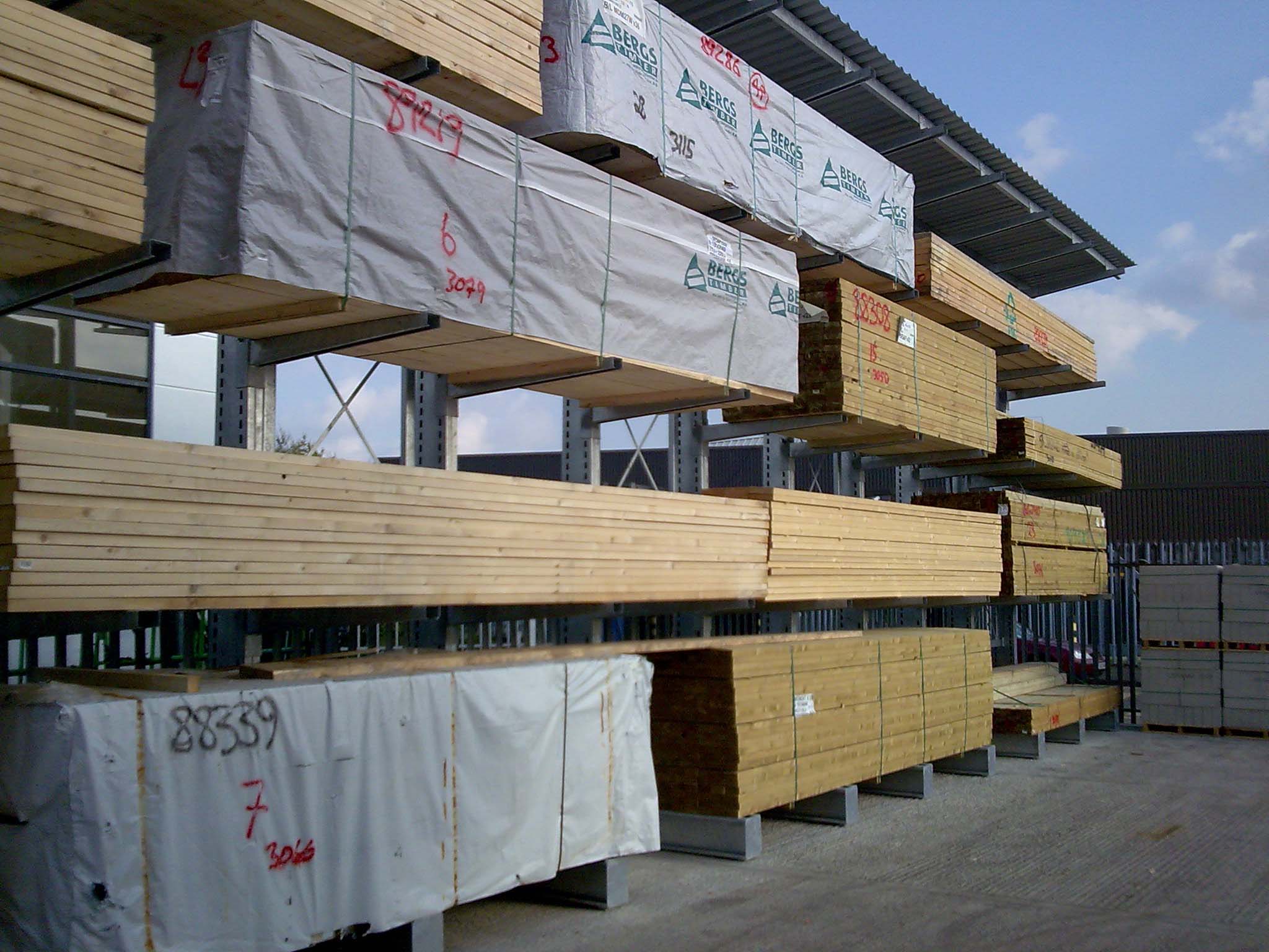 single-sided external cantilever racking