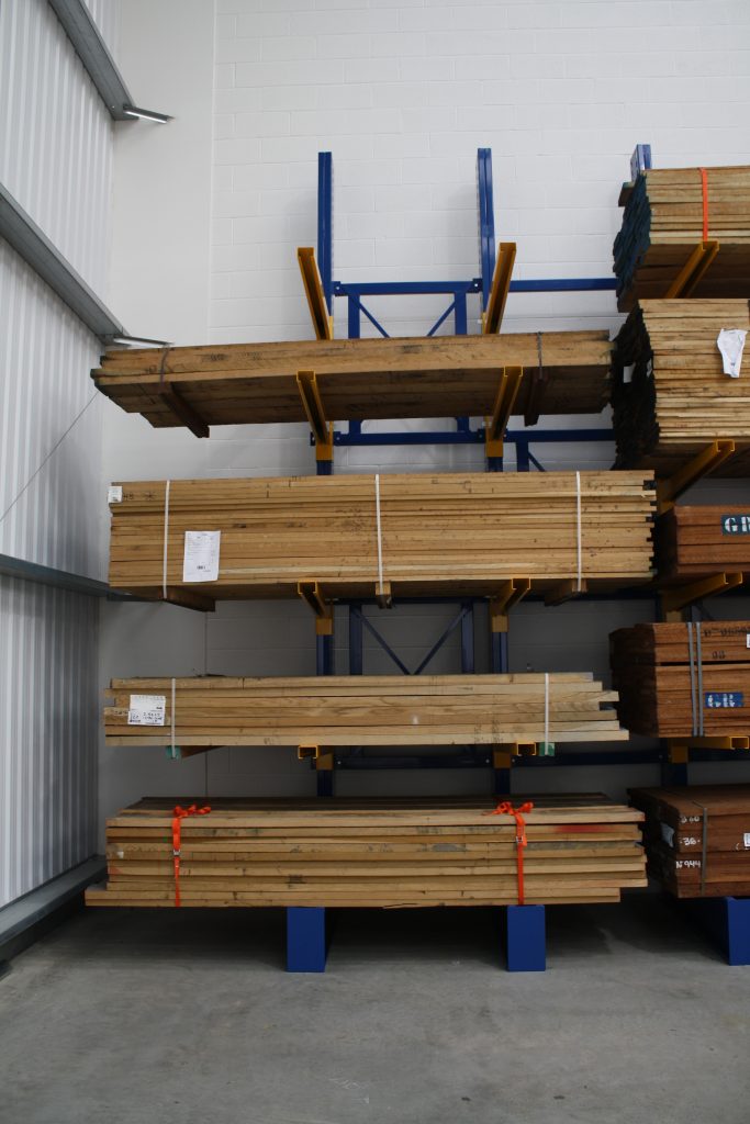Single-Sided Internal Cantilever Racking