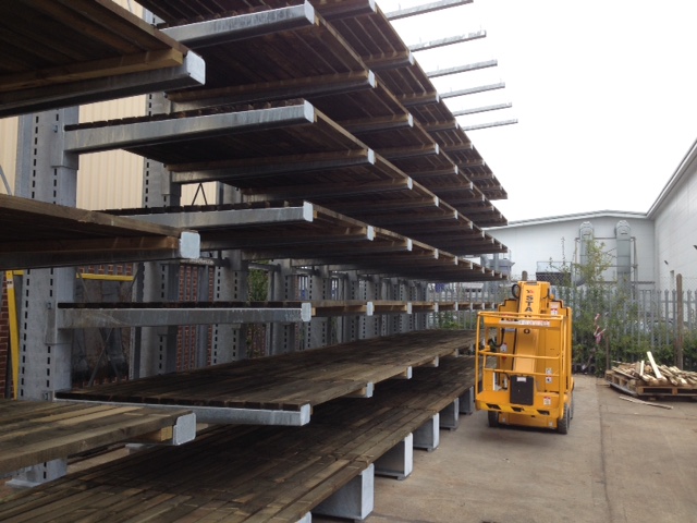 Heavy-Duty Cantilever Racking